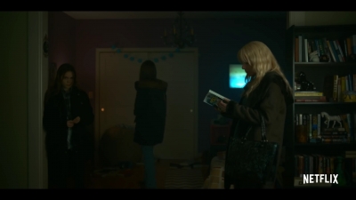 Lost_Girls_Trailer_mp42066.jpg