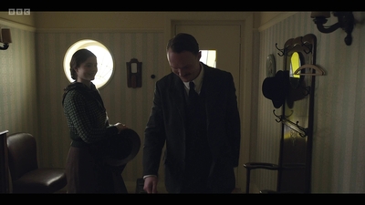 Life_After_Life_S01E03_mkv6994.jpg