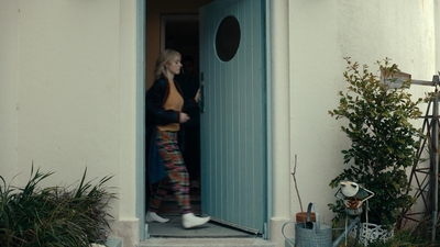 Totally_Completely_Fine_S01E01_mkv1722.jpg