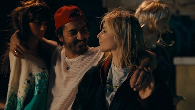 Totally_Completely_Fine_S01E05_mkv1972.jpg
