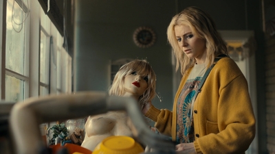 Totally_Completely_Fine_S01E06_mkv2996.jpg