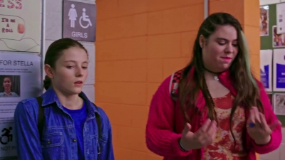 Lucy_Lewis_Cant_Lose_S01E01_mp41404.jpg