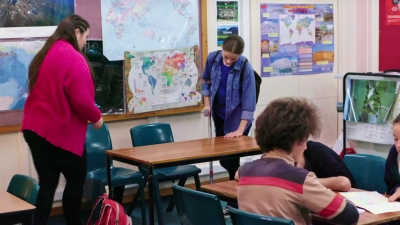 Lucy_Lewis_Cant_Lose_S01E01_mp41420.jpg
