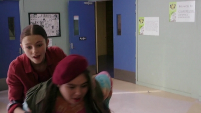 Lucy_Lewis_Cant_Lose_S01E06_mp43109.jpg
