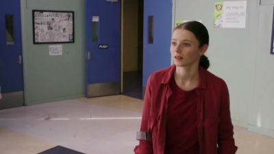 Lucy_Lewis_Cant_Lose_S01E06_mp43122.jpg