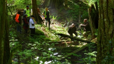 LEAVE_NO_TRACE_Featurette_mp41826.jpg