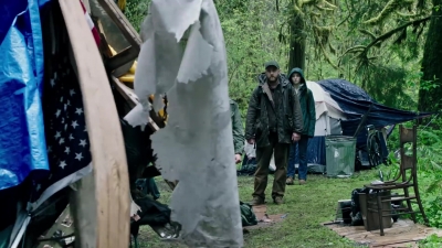 LEAVE_NO_TRACE_Featurette_mp41882.jpg