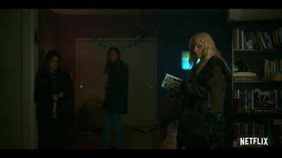 Lost_Girls_Trailer_mp42067.jpg