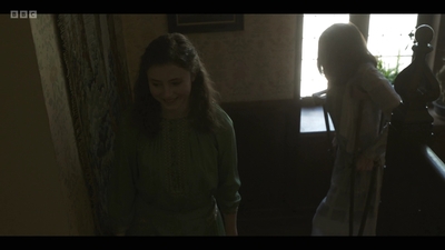 Life_After_Life_S01E02_mkv4662.jpg