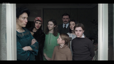 Life_After_Life_S01E02_mkv4707.jpg