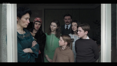 Life_After_Life_S01E02_mkv4708.jpg
