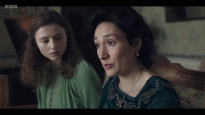 Life_After_Life_S01E02_mkv4756.jpg
