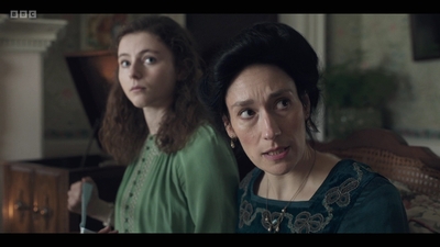 Life_After_Life_S01E02_mkv4786.jpg