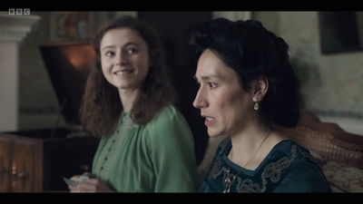 Life_After_Life_S01E02_mkv4799.jpg