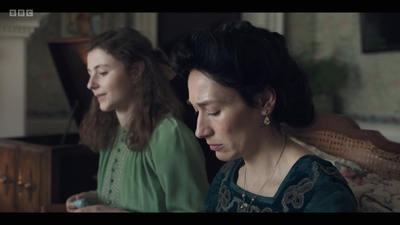 Life_After_Life_S01E02_mkv4805.jpg