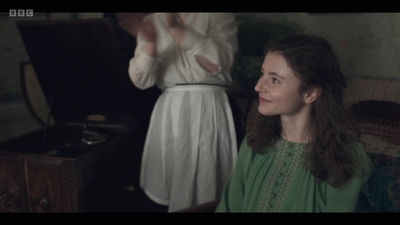 Life_After_Life_S01E02_mkv4812.jpg