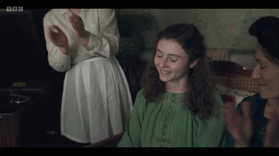 Life_After_Life_S01E02_mkv4813.jpg