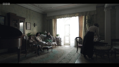 Life_After_Life_S01E02_mkv4866.jpg