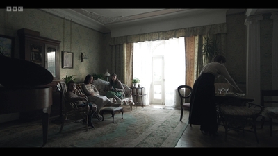 Life_After_Life_S01E02_mkv4867.jpg