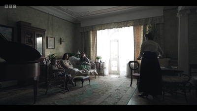 Life_After_Life_S01E02_mkv4869.jpg