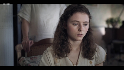 Life_After_Life_S01E02_mkv5039.jpg