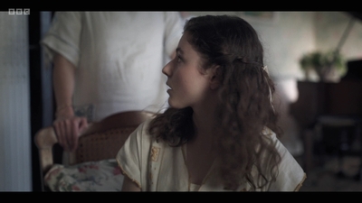 Life_After_Life_S01E02_mkv5040.jpg