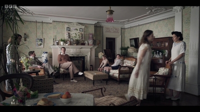 Life_After_Life_S01E02_mkv5043.jpg