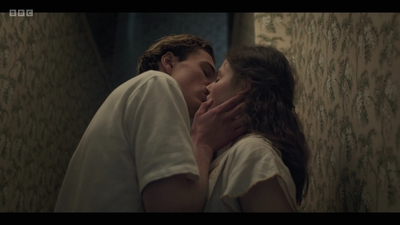 Life_After_Life_S01E02_mkv5058.jpg