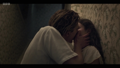 Life_After_Life_S01E02_mkv5068.jpg