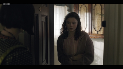 Life_After_Life_S01E02_mkv5369.jpg
