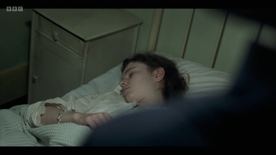 Life_After_Life_S01E02_mkv5773.jpg