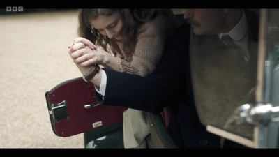 Life_After_Life_S01E02_mkv5946.jpg