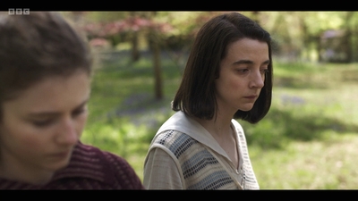 Life_After_Life_S01E02_mkv6140.jpg