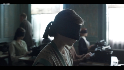 Life_After_Life_S01E02_mkv6368.jpg