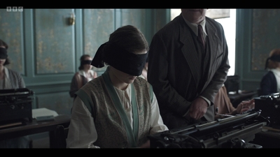 Life_After_Life_S01E02_mkv6387.jpg