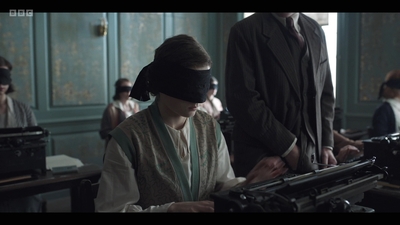 Life_After_Life_S01E02_mkv6390.jpg