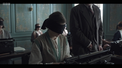 Life_After_Life_S01E02_mkv6392.jpg