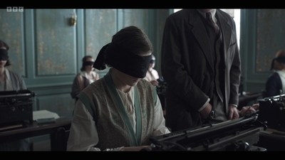 Life_After_Life_S01E02_mkv6393.jpg