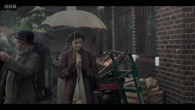 Life_After_Life_S01E02_mkv6439.jpg