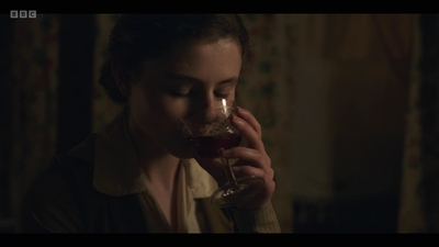 Life_After_Life_S01E02_mkv6488.jpg