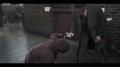 Life_After_Life_S01E02_mkv6533.jpg