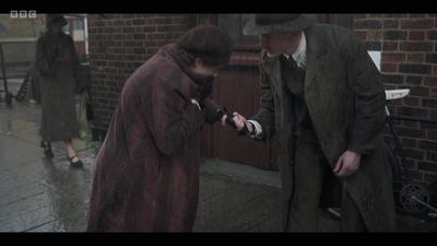 Life_After_Life_S01E02_mkv6534.jpg