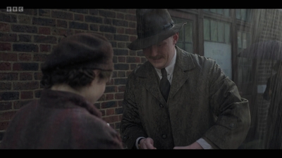 Life_After_Life_S01E02_mkv6544.jpg