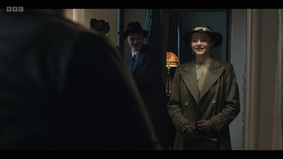 Life_After_Life_S01E03_mkv6808.jpg