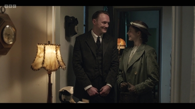 Life_After_Life_S01E03_mkv6821.jpg