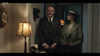 Life_After_Life_S01E03_mkv6822.jpg