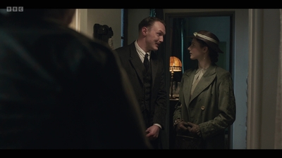 Life_After_Life_S01E03_mkv6831.jpg