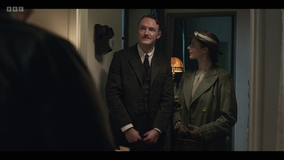 Life_After_Life_S01E03_mkv6837.jpg