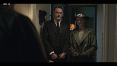 Life_After_Life_S01E03_mkv6849.jpg