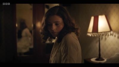 Life_After_Life_S01E03_mkv6885.jpg